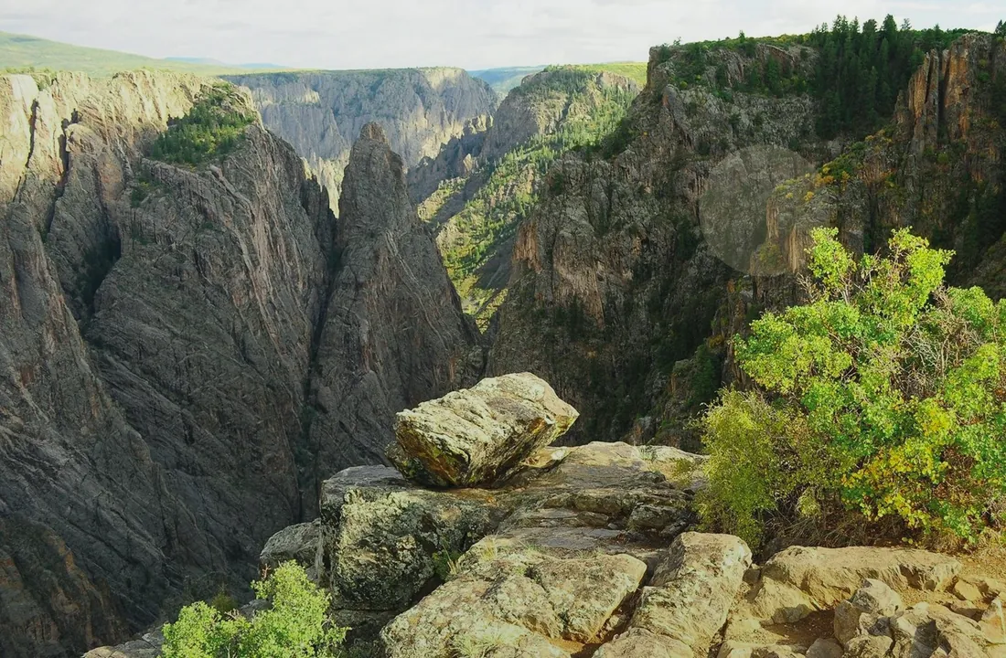 Colorado land sale options and buyer review for Colorado Land Title Company Closing Steps